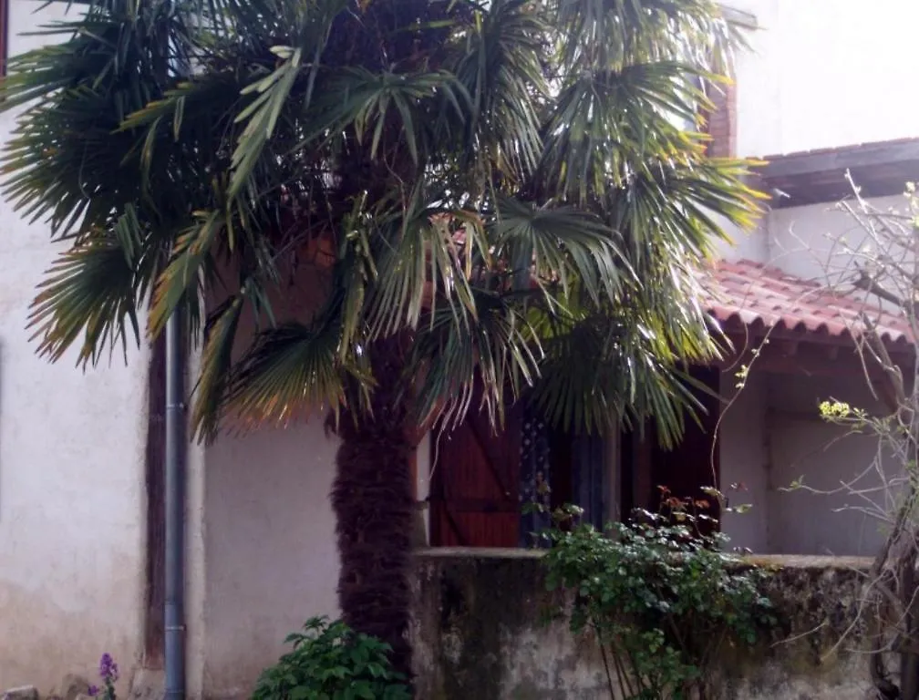 Gite Encatello LʼIsle-en-Dodon